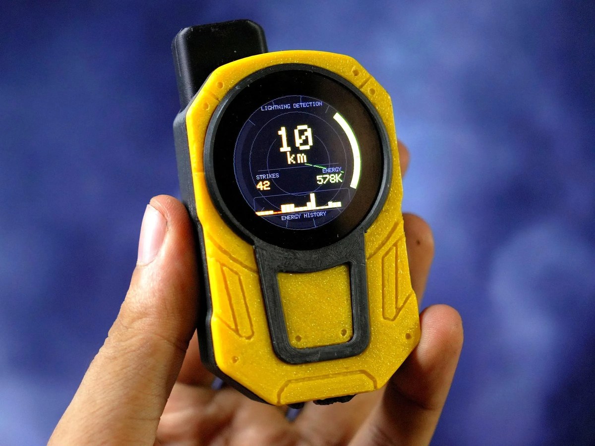 The Flash Bee handheld lightning detector by gokux