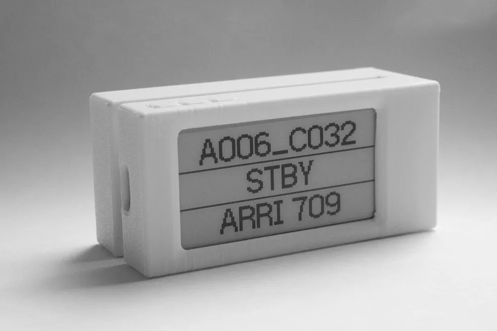 Cineink showing a compact three-row layout for clip, recording state, and camera name